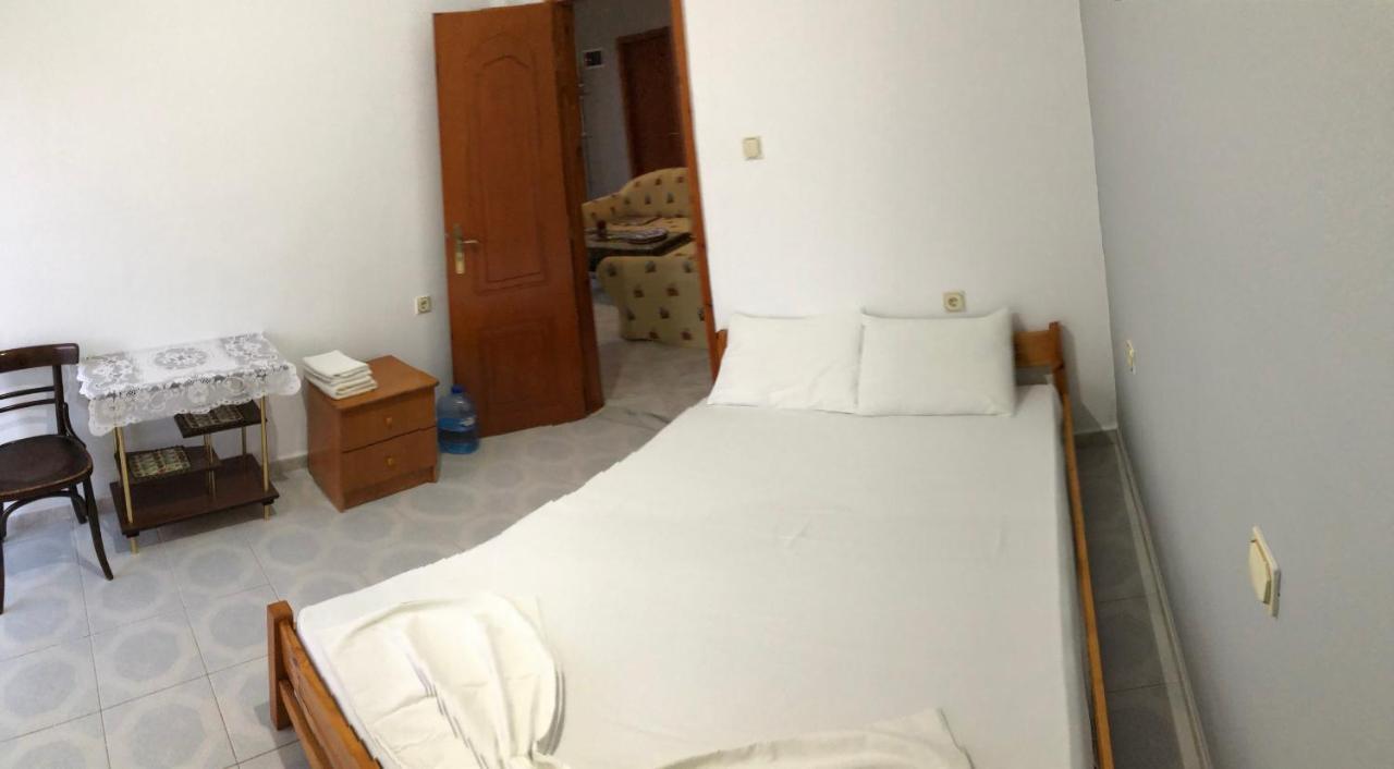 Dina House Appartement Himare Buitenkant foto
