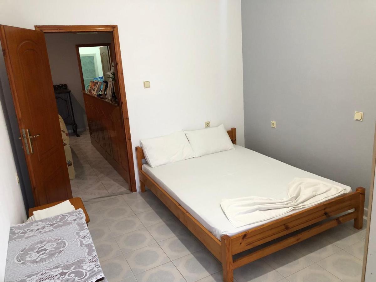 Dina House Appartement Himare Buitenkant foto